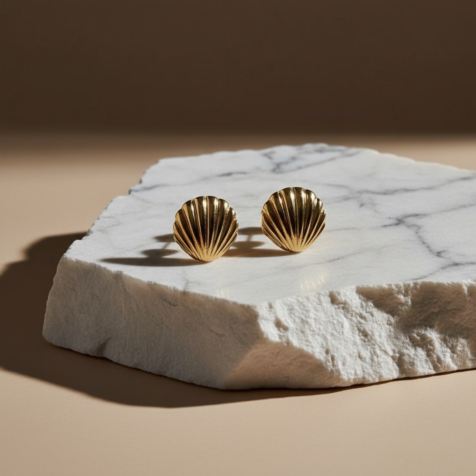 𝖲𝖠𝖡𝖤𝖭𝖣𝖠 Shell Earrings