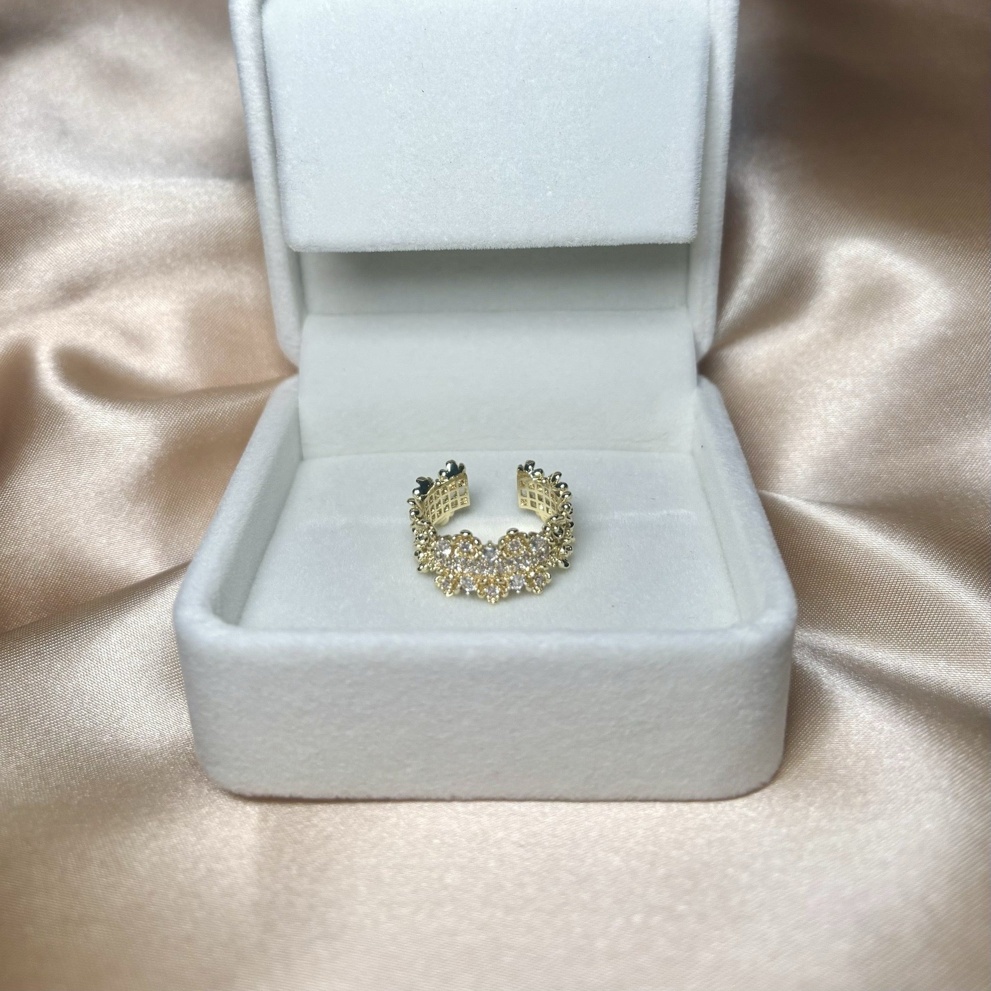 𝖲𝖠𝖡𝖤𝖭𝖣𝖠 Glitter Glam Ring