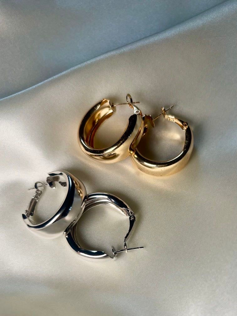 𝖲𝖠𝖡𝖤𝖭𝖣𝖠 Hoop Earrings