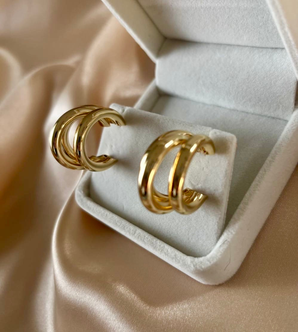𝖲𝖠𝖡𝖤𝖭𝖣𝖠 Triple Earrings