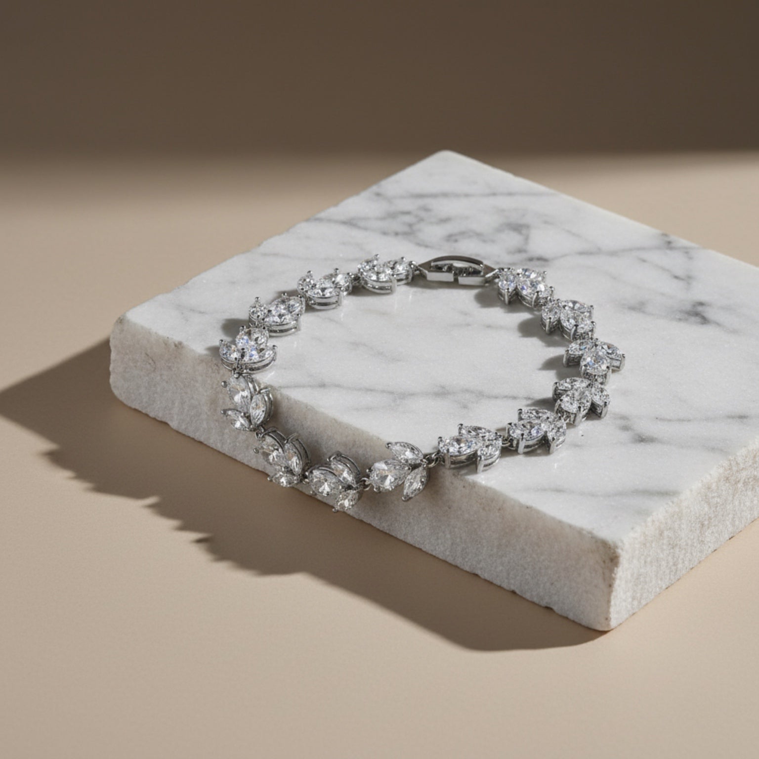 𝖲𝖠𝖡𝖤𝖭𝖣𝖠 Wild Leaf Bracelet