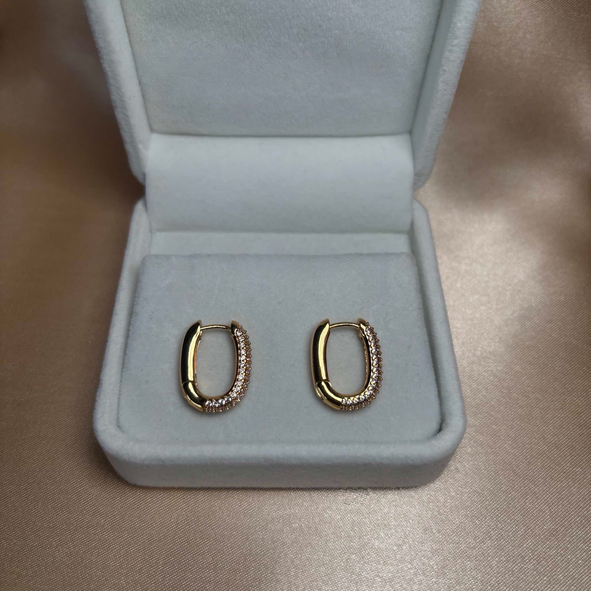 𝖲𝖠𝖡𝖤𝖭𝖣𝖠 Shiny Earrings