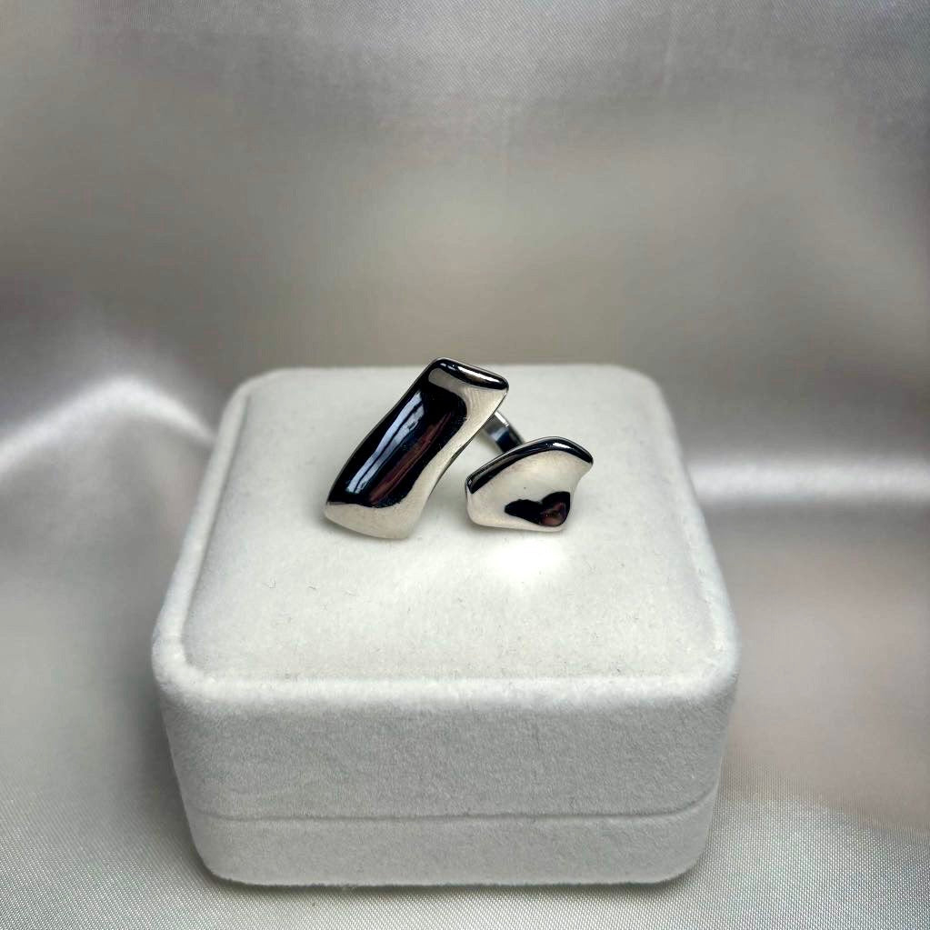 𝖲𝖠𝖡𝖤𝖭𝖣𝖠 Sculpted Ring