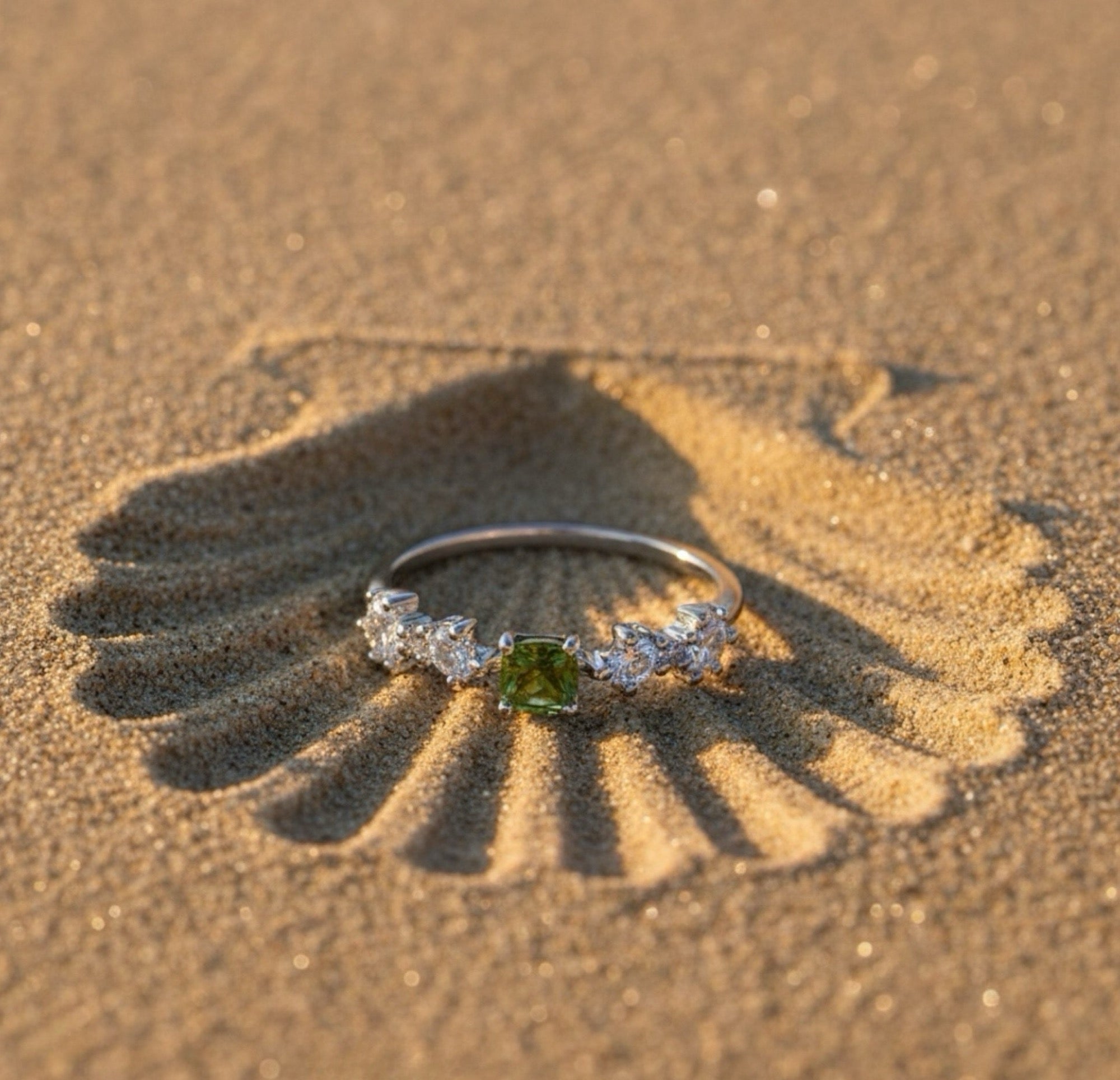 𝖲𝖠𝖡𝖤𝖭𝖣𝖠 Green Glow Ring