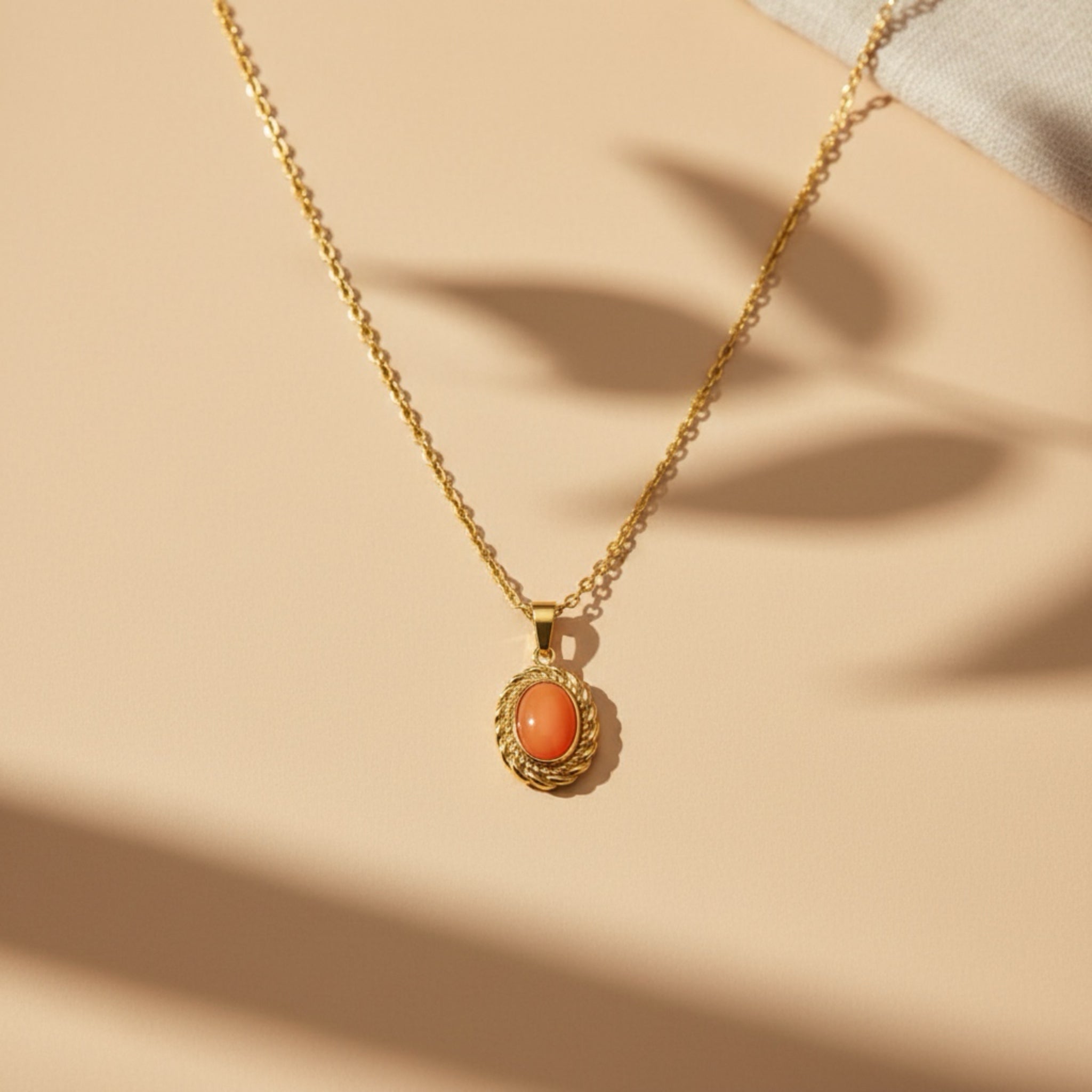 𝖲𝖠𝖡𝖤𝖭𝖣𝖠 Orange Necklace
