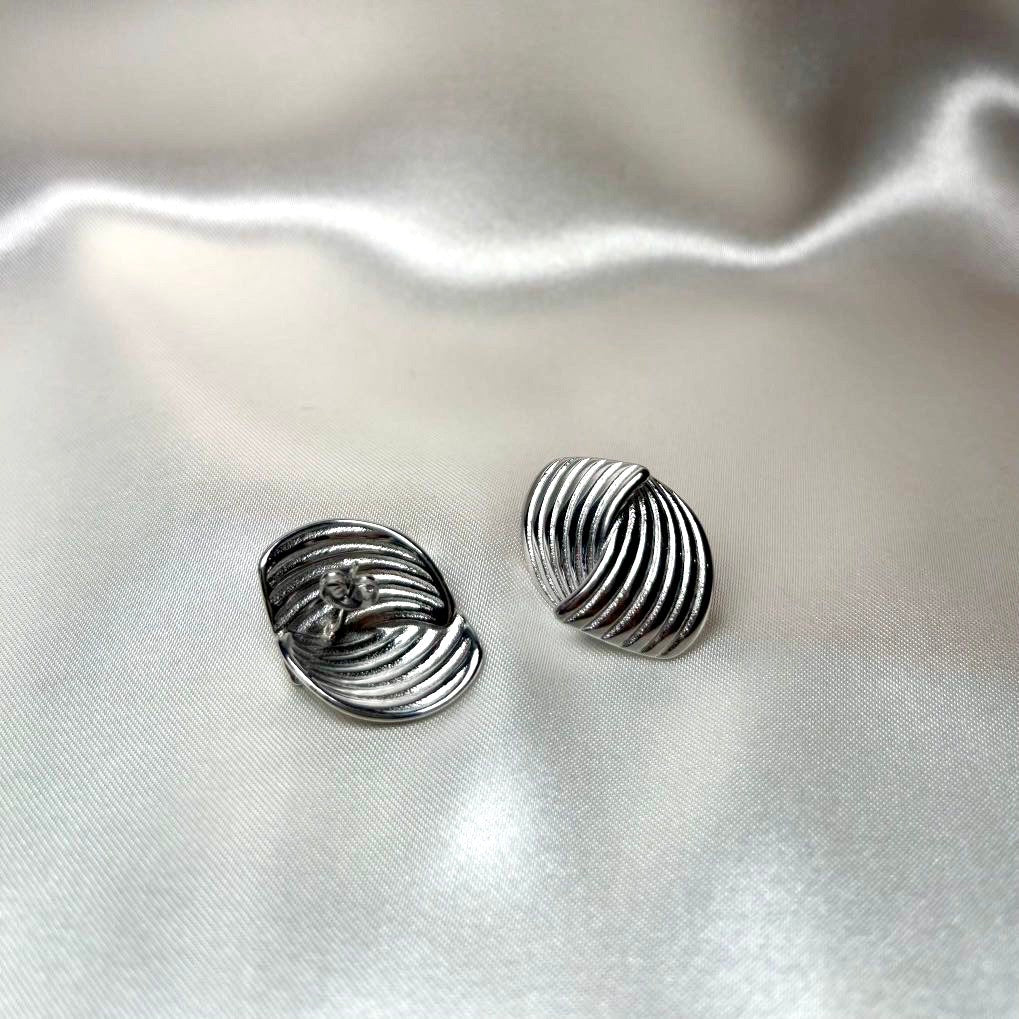 𝖲𝖠𝖡𝖤𝖭𝖣𝖠 Simple Earrings