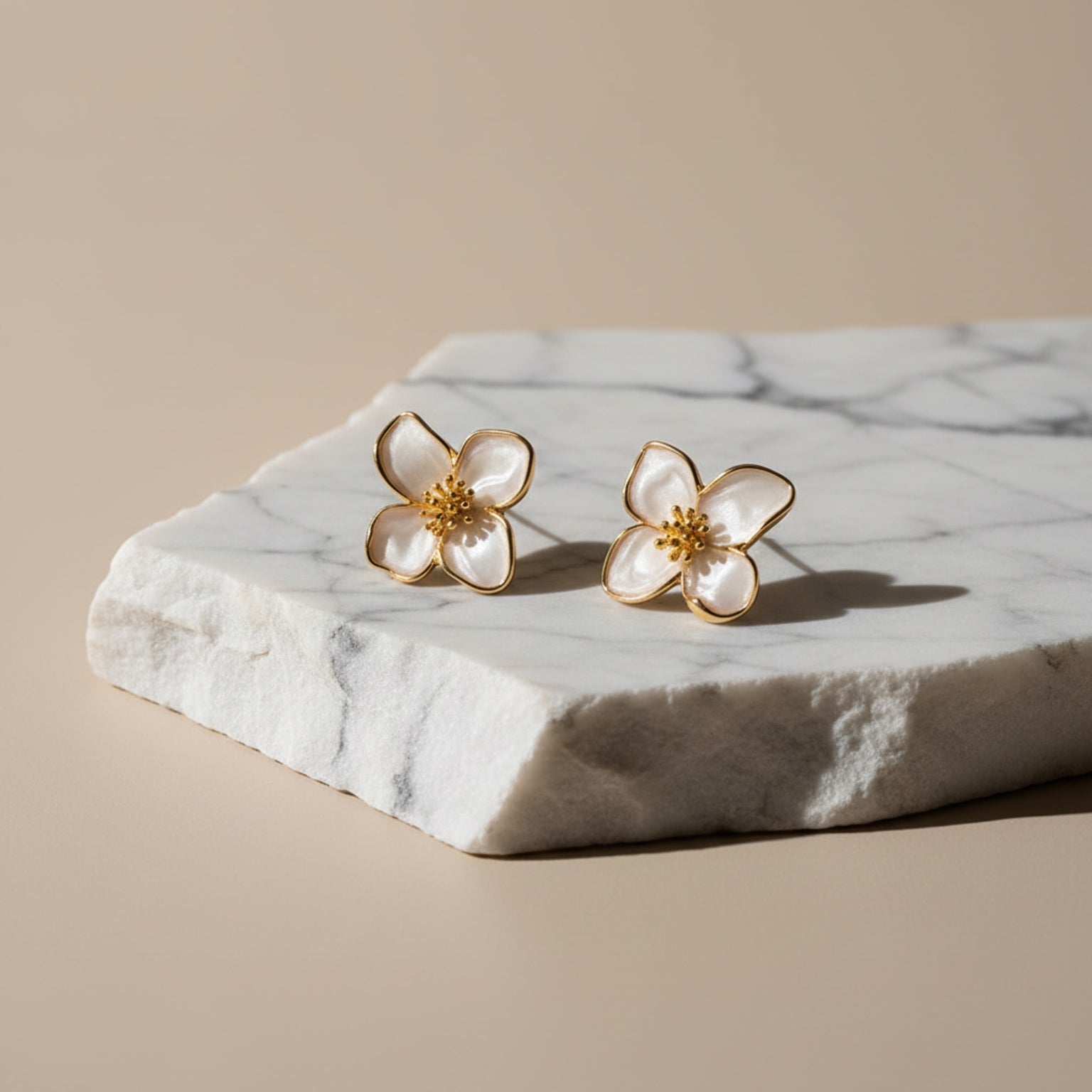 𝖲𝖠𝖡𝖤𝖭𝖣𝖠 Flower Earrings