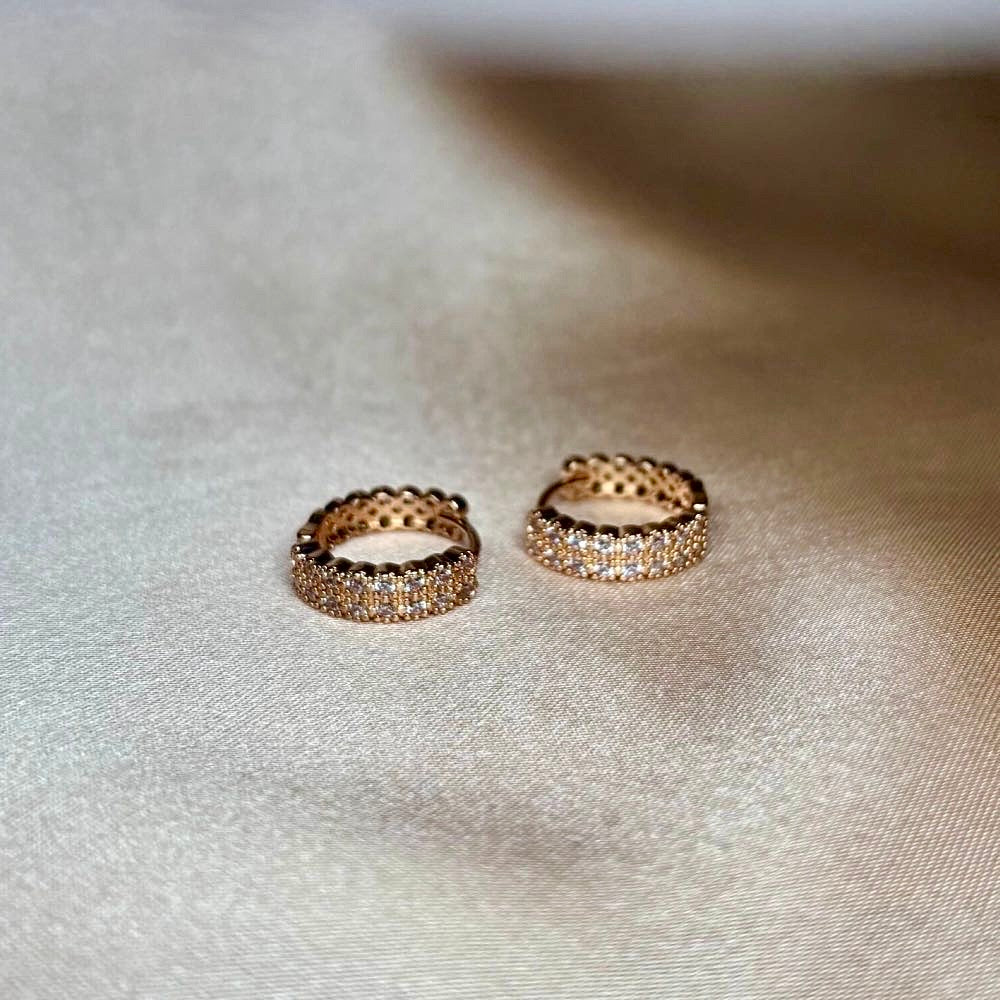 𝖲𝖠𝖡𝖤𝖭𝖣𝖠 Clean Ear Studs