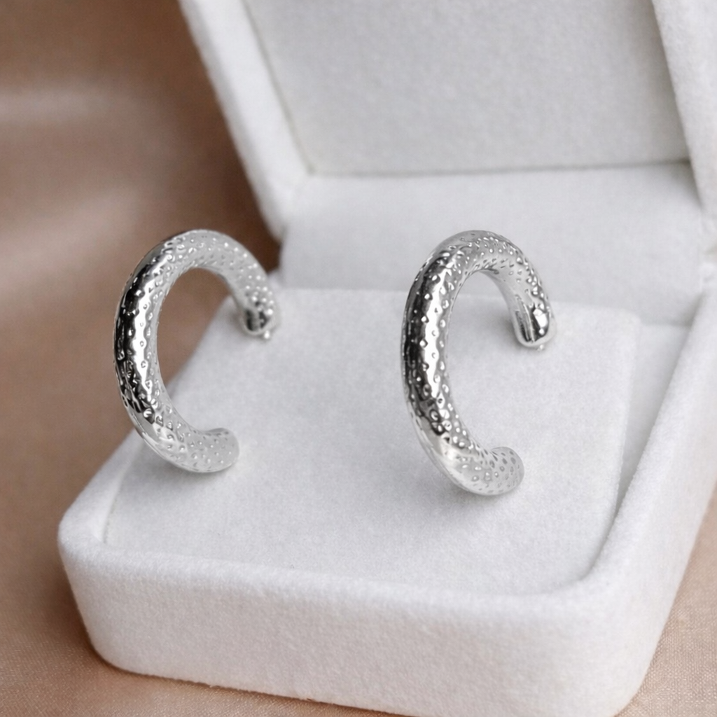 𝖲𝖠𝖡𝖤𝖭𝖣𝖠 Love Earrings