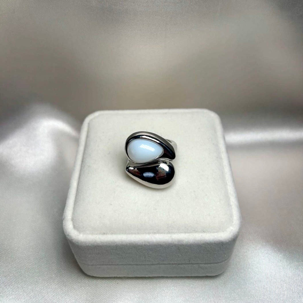 𝖲𝖠𝖡𝖤𝖭𝖣𝖠 Soft Glow Ring