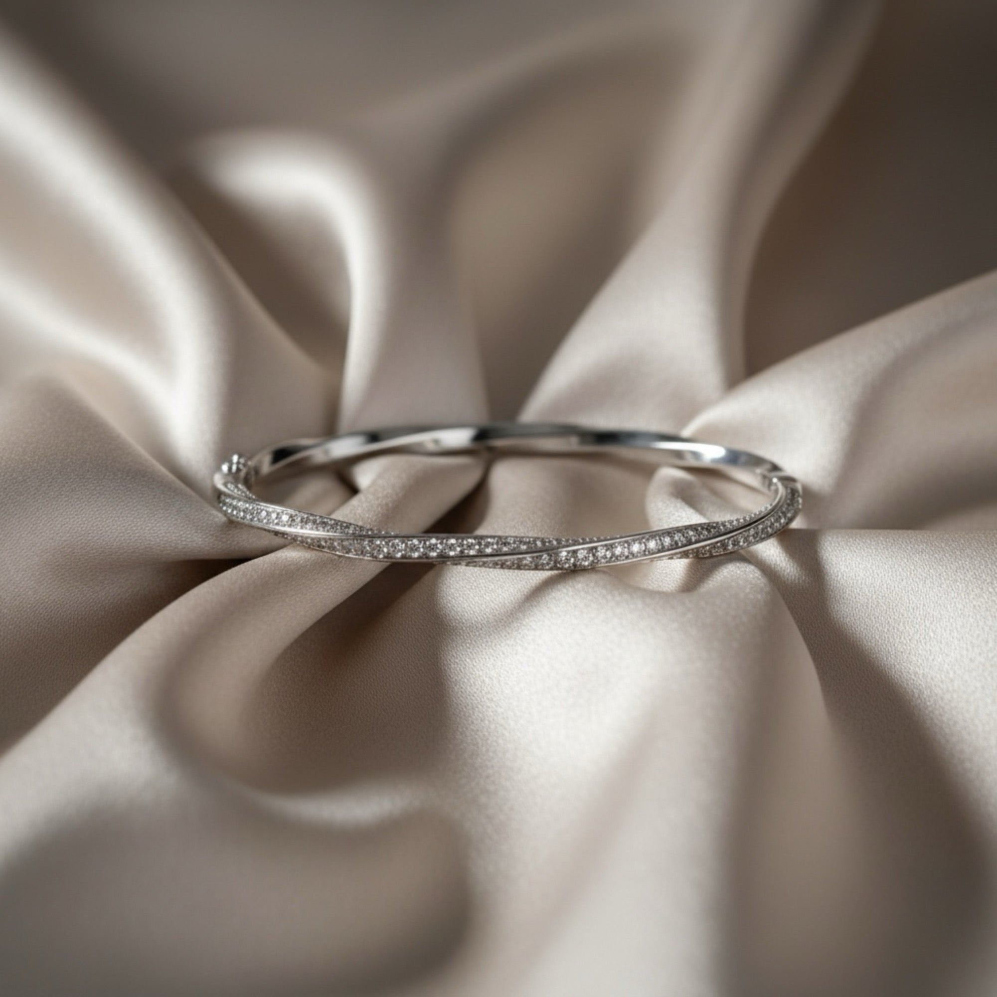 𝖲𝖠𝖡𝖤𝖭𝖣𝖠 Circle Bracelet