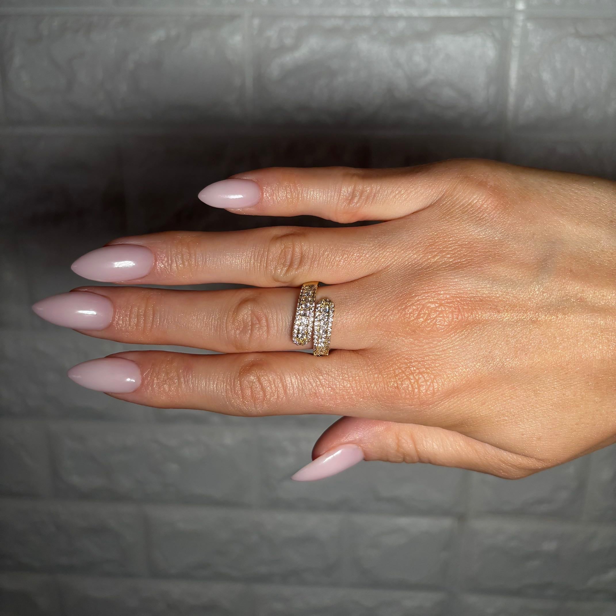 𝖲𝖠𝖡𝖤𝖭𝖣𝖠 Radiant Shine Ring