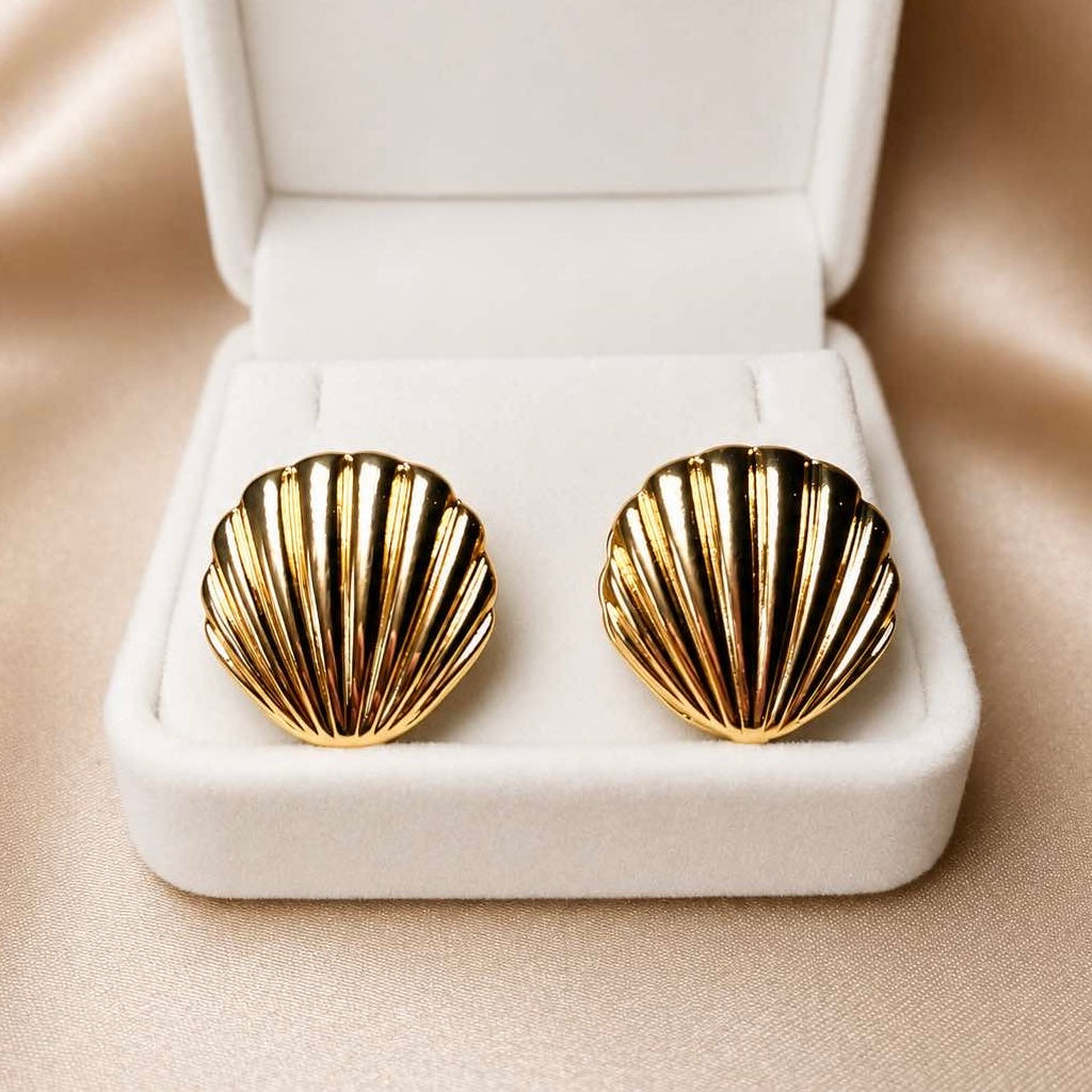 𝖲𝖠𝖡𝖤𝖭𝖣𝖠 Shell Earrings