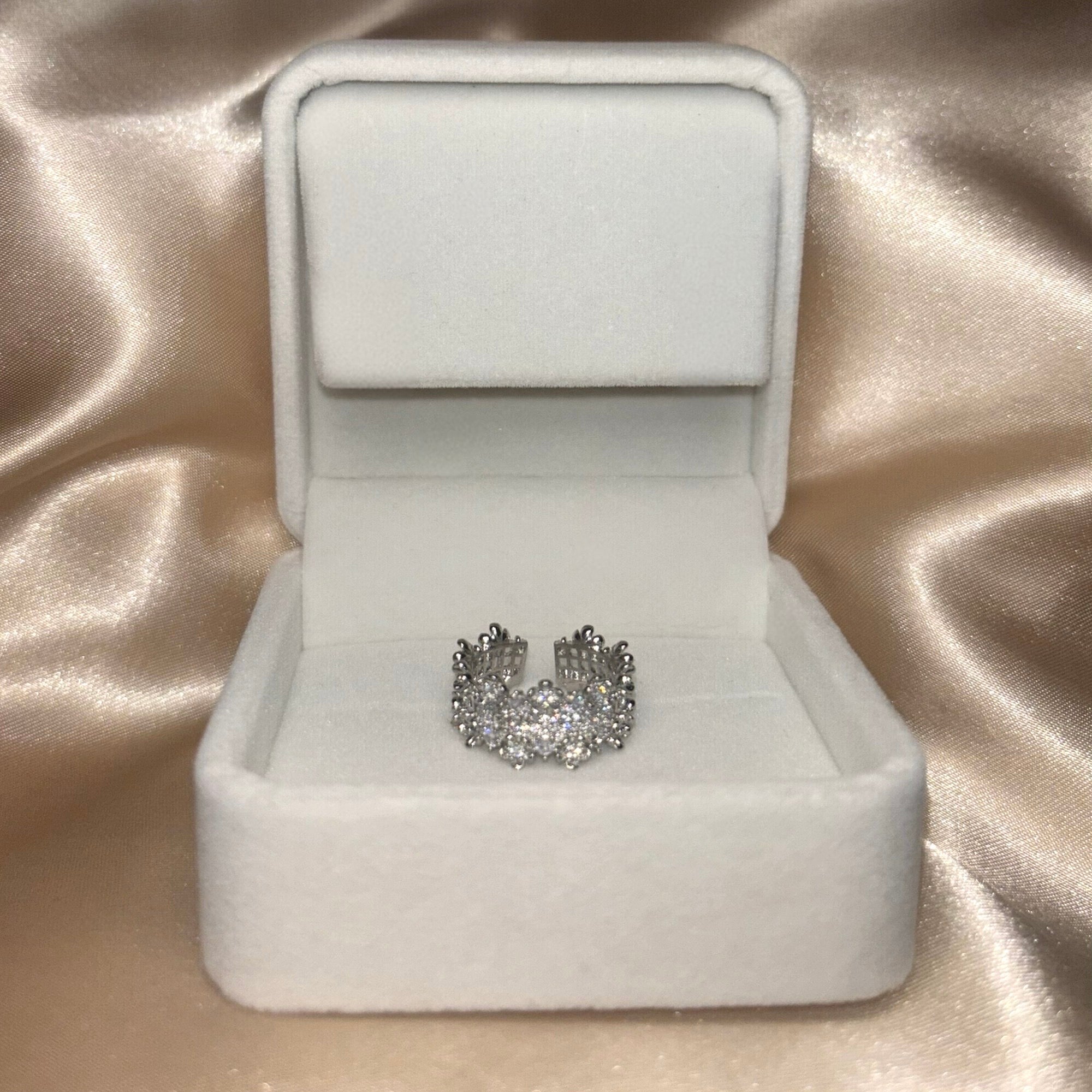 𝖲𝖠𝖡𝖤𝖭𝖣𝖠 Glitter Glam Ring