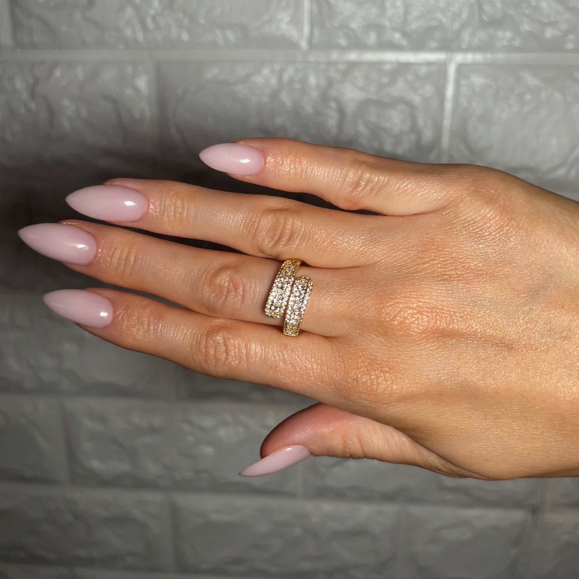 𝖲𝖠𝖡𝖤𝖭𝖣𝖠 Radiant Shine Ring