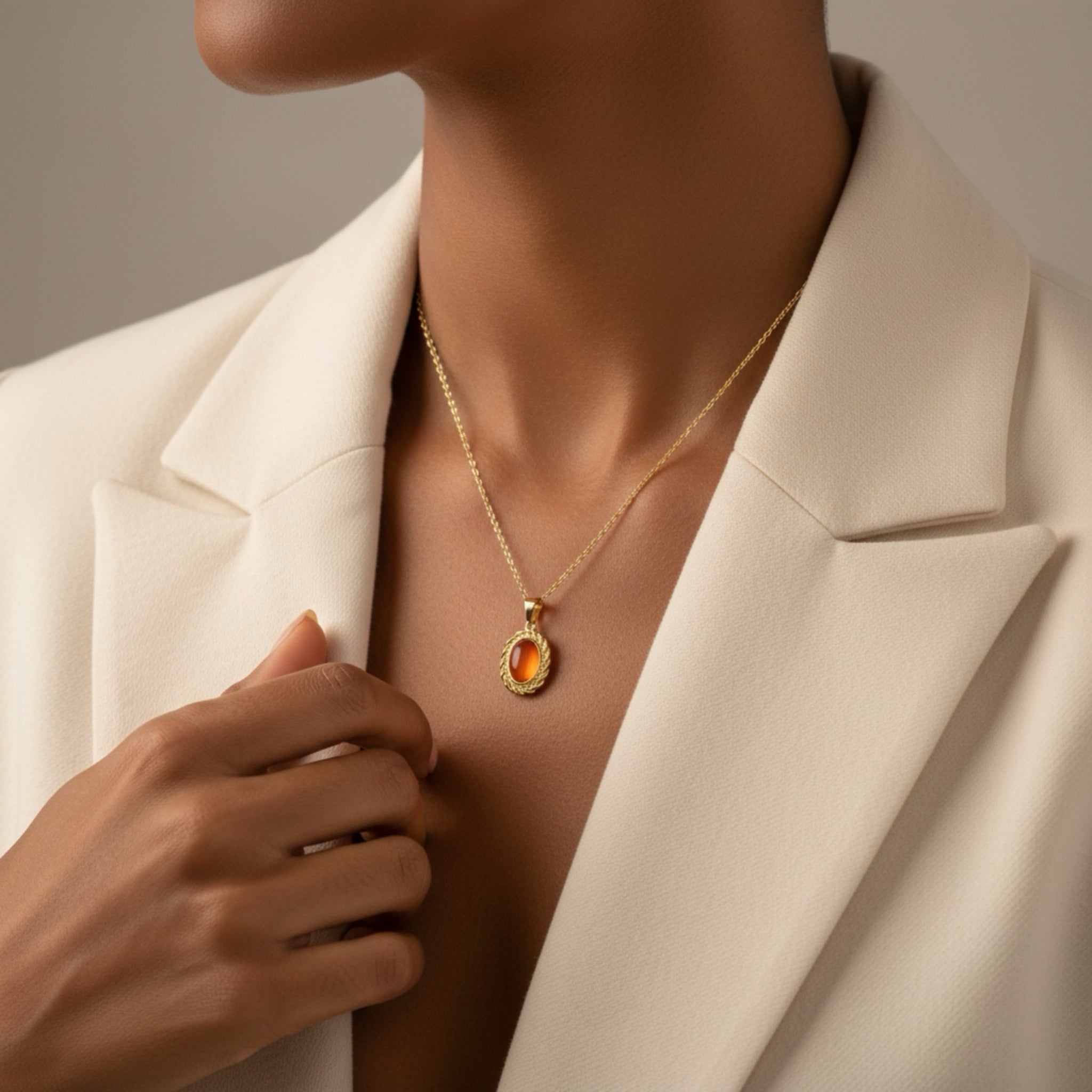 𝖲𝖠𝖡𝖤𝖭𝖣𝖠 Orange Necklace