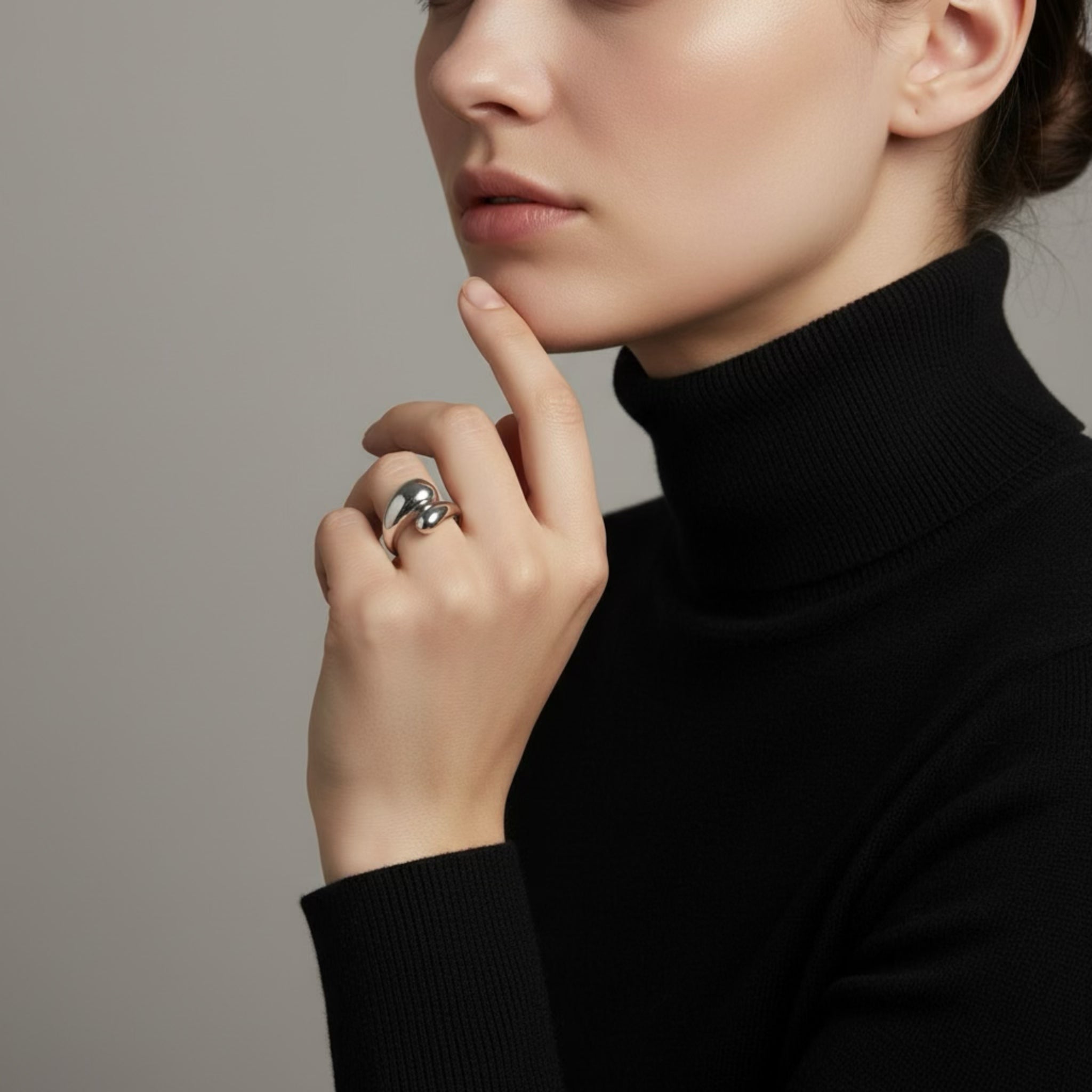 𝖲𝖠𝖡𝖤𝖭𝖣𝖠 Chic Drop Ring
