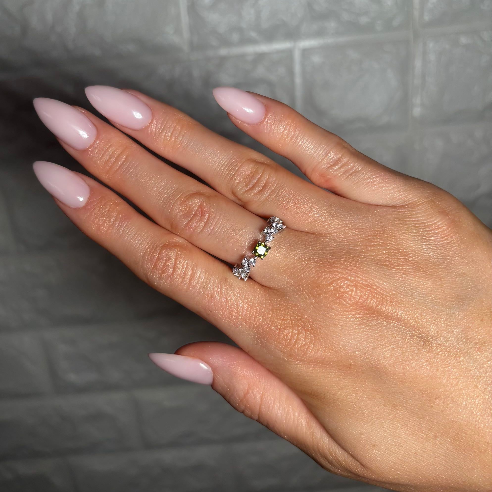 𝖲𝖠𝖡𝖤𝖭𝖣𝖠 Green Glow Ring