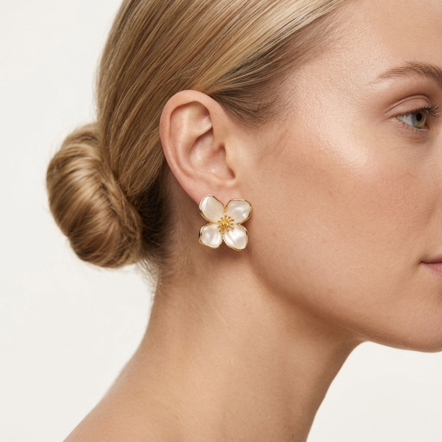 𝖲𝖠𝖡𝖤𝖭𝖣𝖠 Flower Earrings