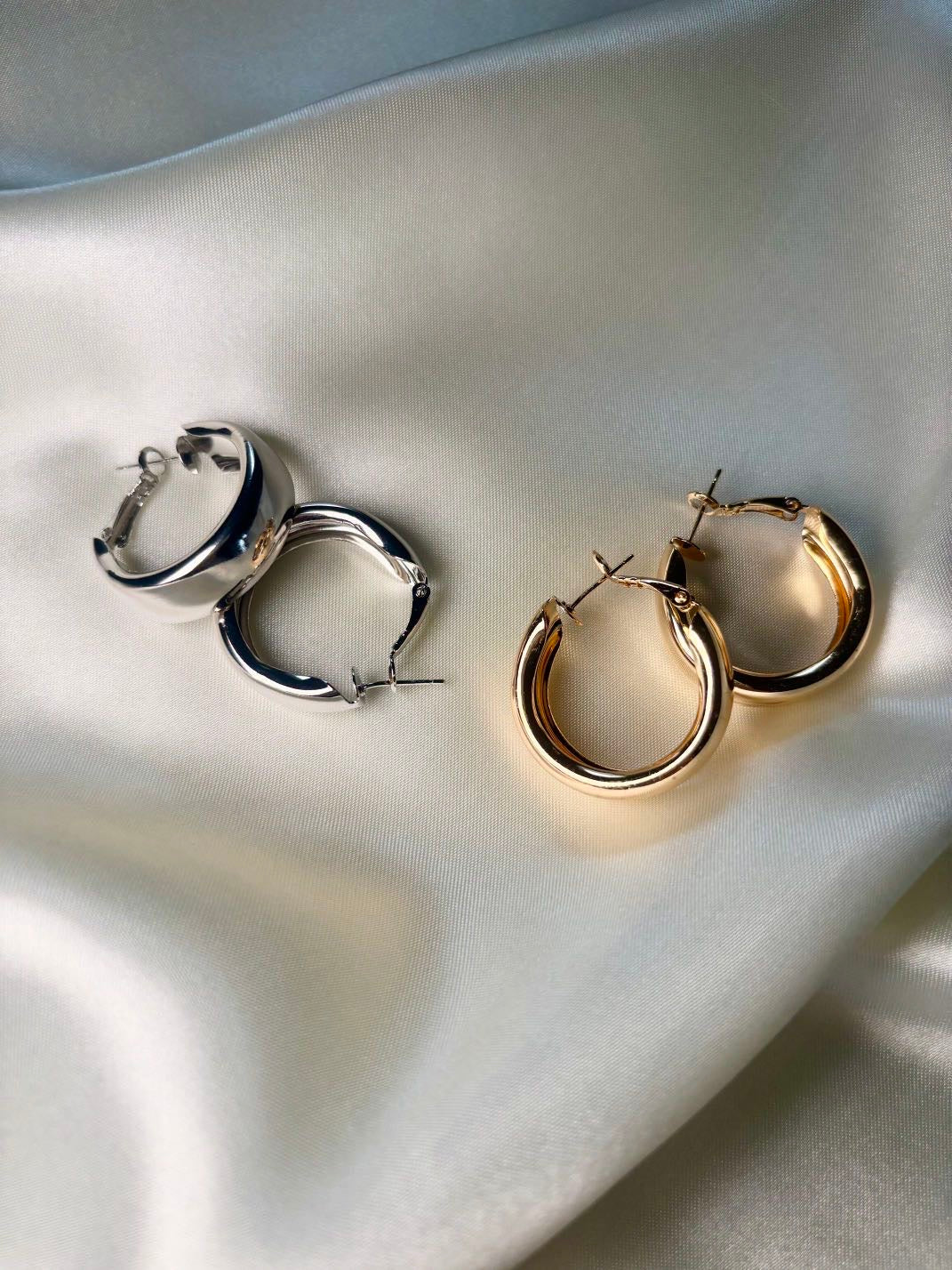 𝖲𝖠𝖡𝖤𝖭𝖣𝖠 Hoop Earrings
