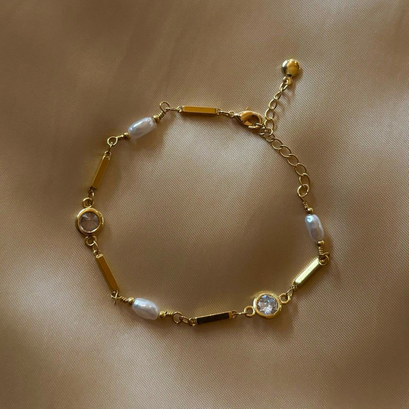 𝖲𝖠𝖡𝖤𝖭𝖣𝖠 Dainty Bracelet