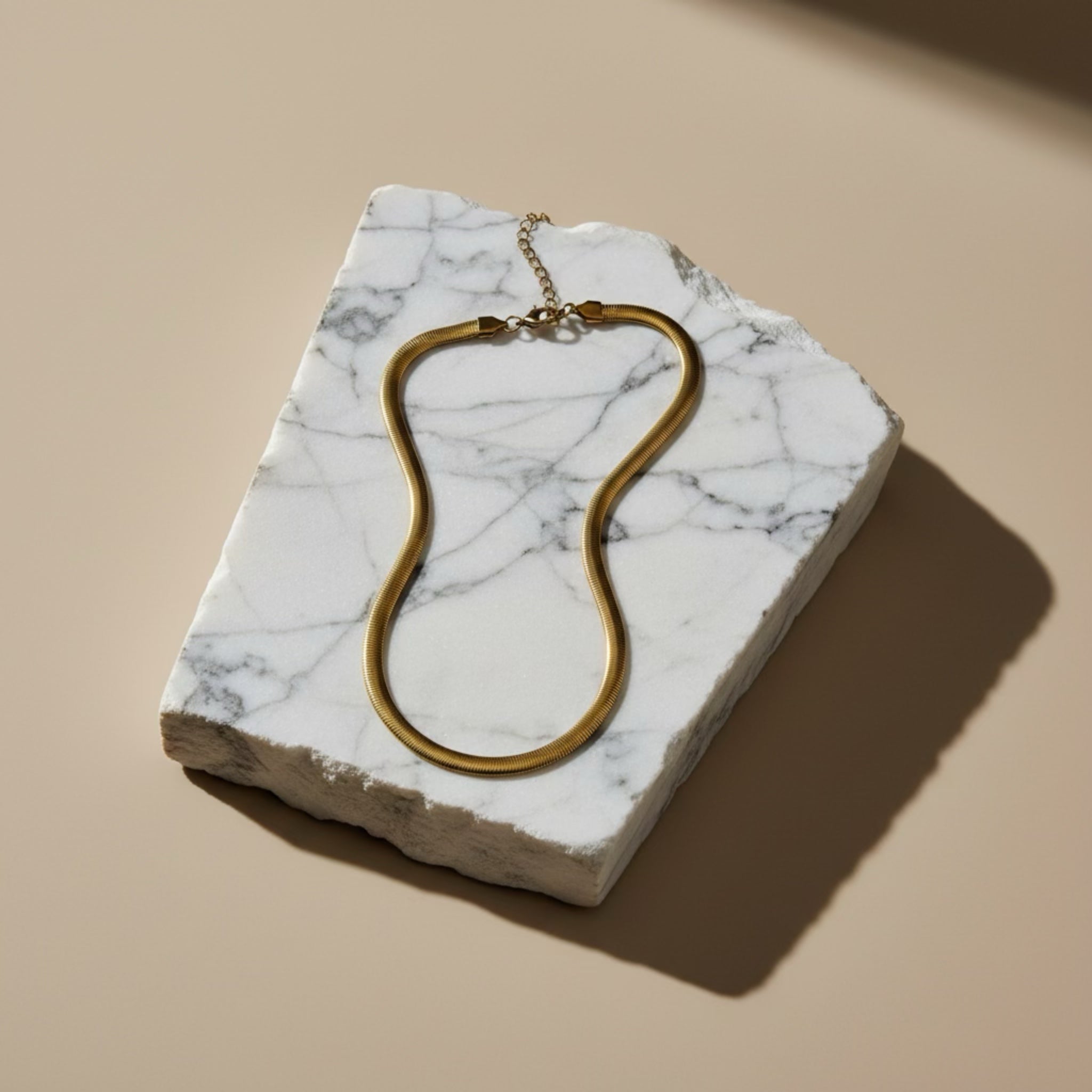 𝖲𝖠𝖡𝖤𝖭𝖣𝖠 Fluid Necklace