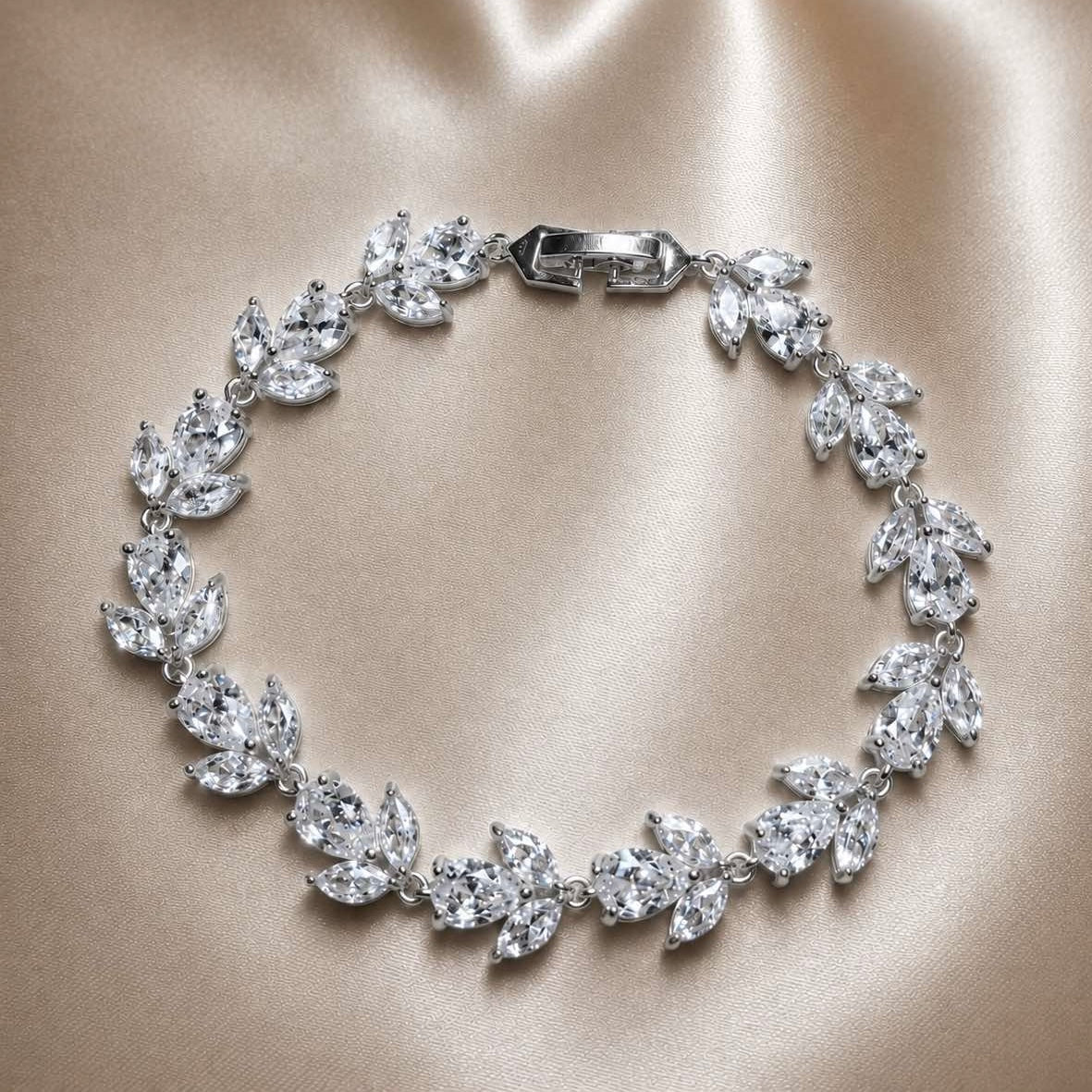 𝖲𝖠𝖡𝖤𝖭𝖣𝖠 Wild Leaf Bracelet