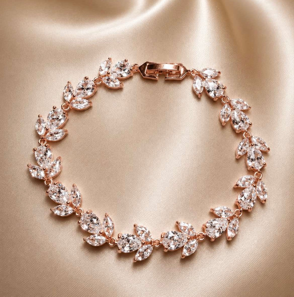 𝖲𝖠𝖡𝖤𝖭𝖣𝖠 Wild Leaf Bracelet