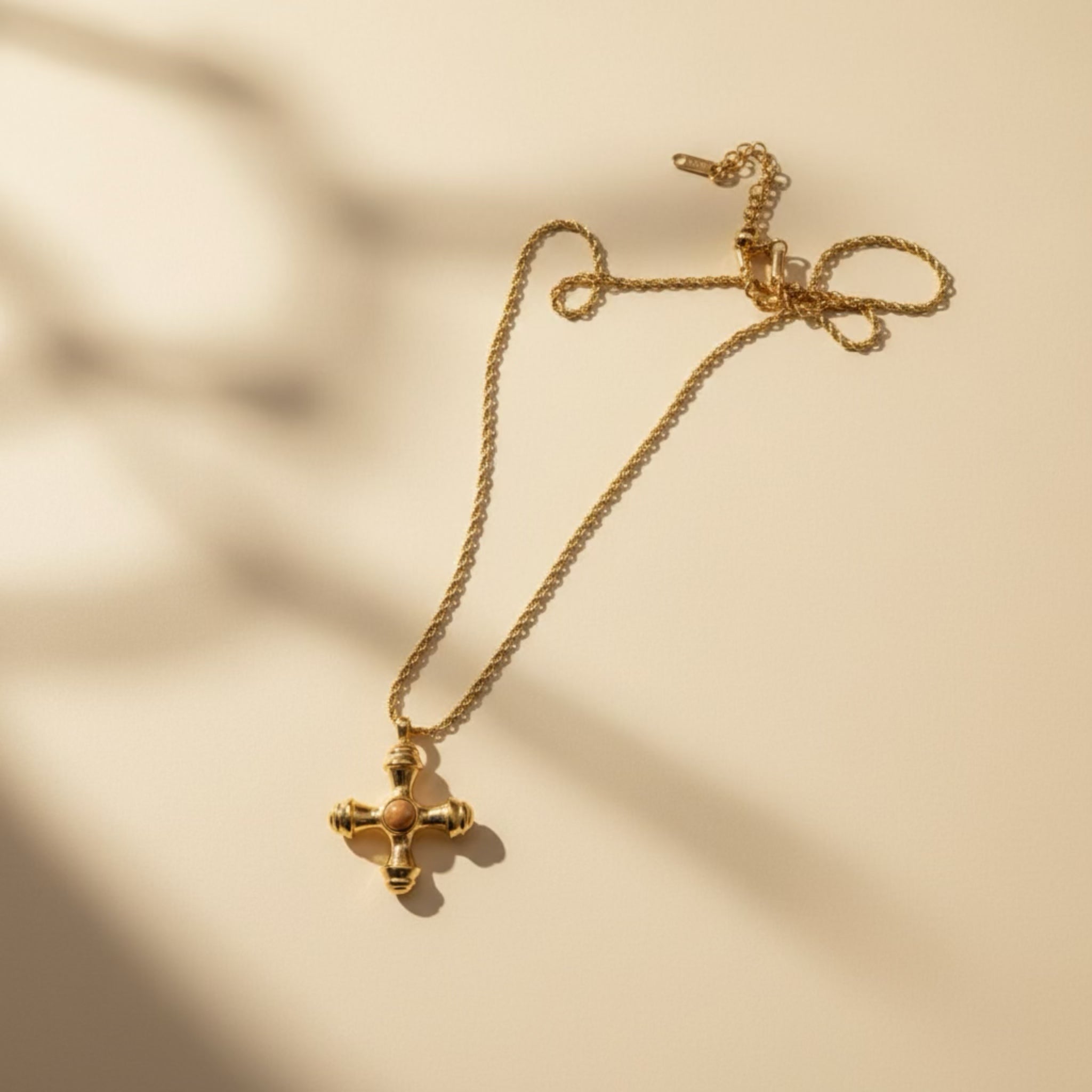 𝖲𝖠𝖡𝖤𝖭𝖣𝖠 Brown Cross Necklace
